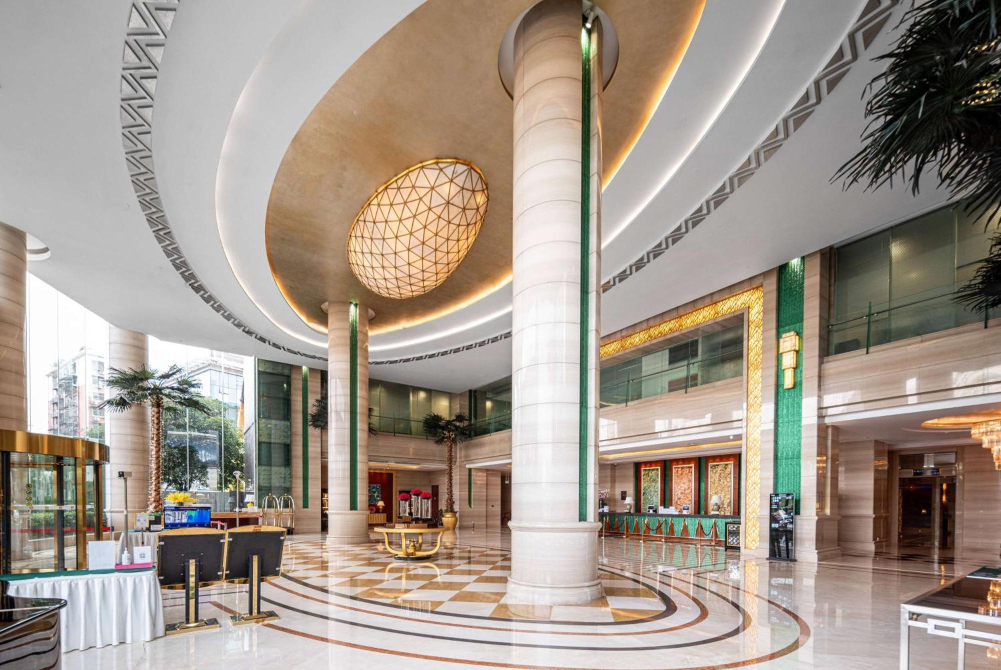Ramada Plaza Optics Valley Hotel Wuhan Exteriör bild